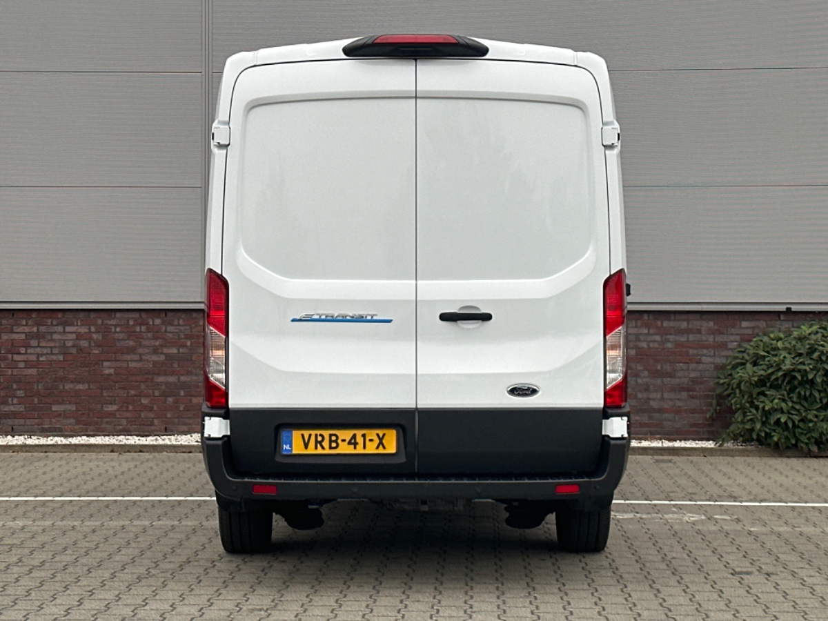 Ford E-Transit 350 L2H2 Dubb. cab. RWD Trend 68 kWh | Stoelvw. | Navi | Camera