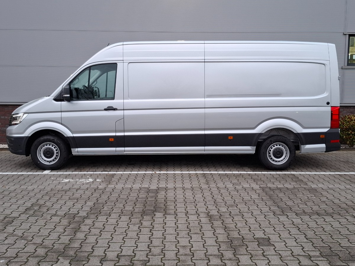 Volkswagen Crafter 35 2.0 TDI 140PK L4H3 Highline | LED | Climatronic | Leder stuur verwarm. | Comfortstoel | Stoelverw. | Trekhaakvoorb.| Reflex Silver