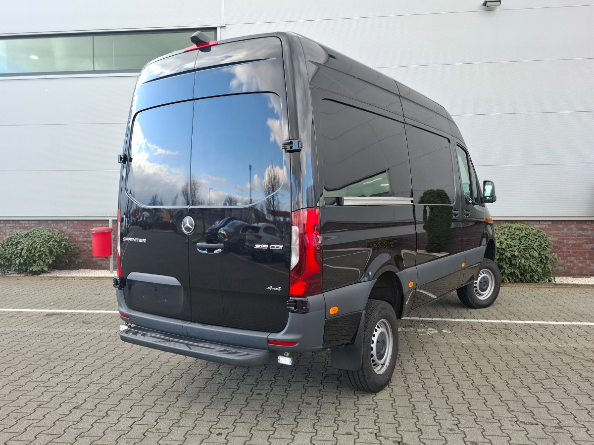 Mercedes-Benz Sprinter 319 L2H2 4×4