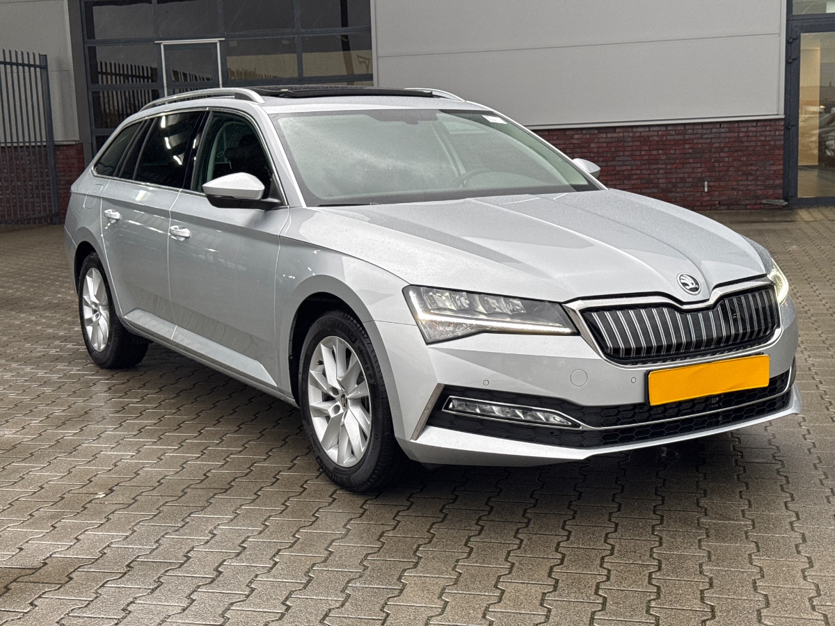 Skoda Superb Combi Business 1.4TSI PHEV 218 DSG, pano