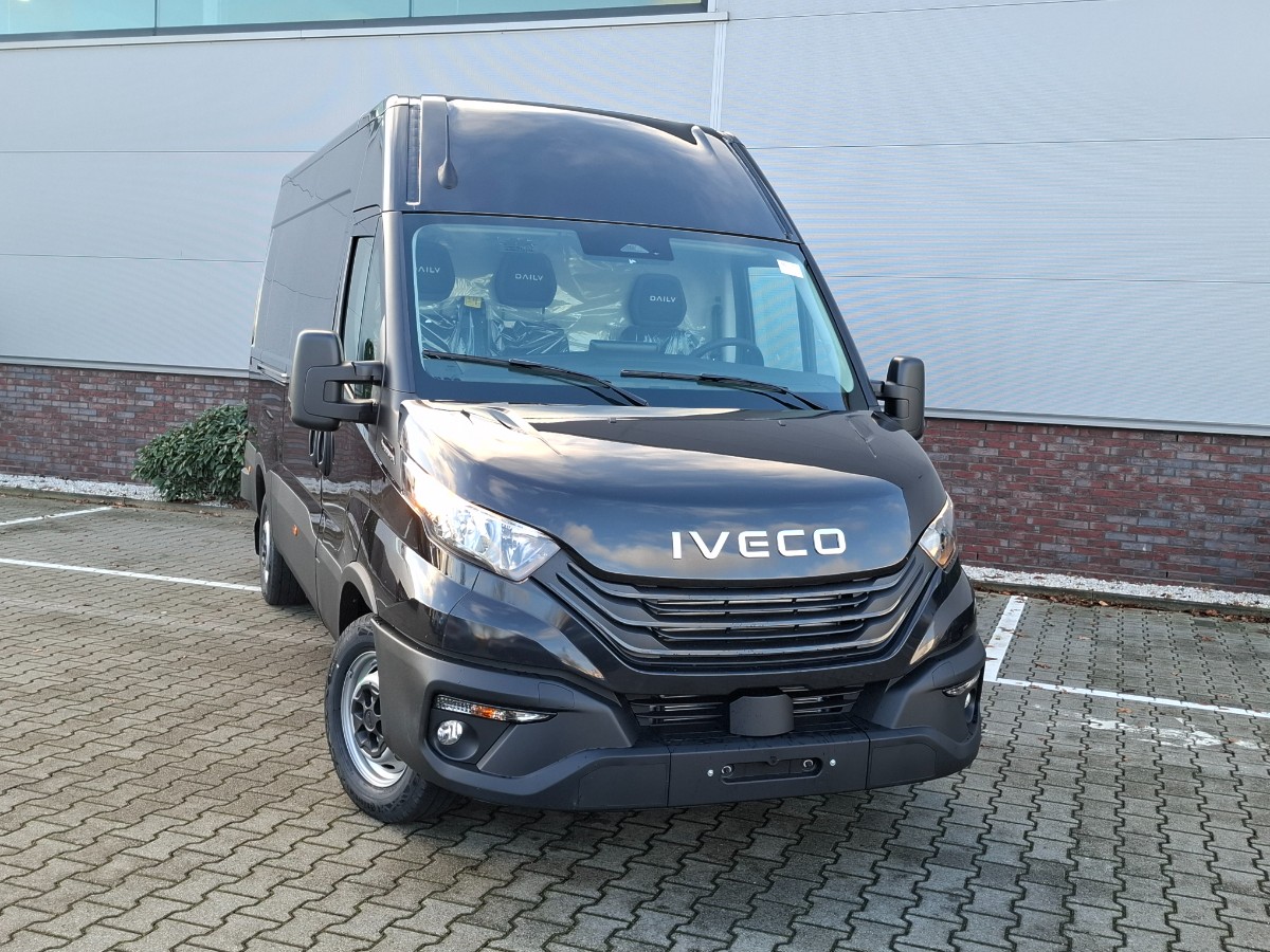 Iveco Daily NW MODEL 35S18HA8 V L2H2 | 3.0 180PK | Black met. | Navi | ECC | ACC | Gev. stoel | CAM | THK