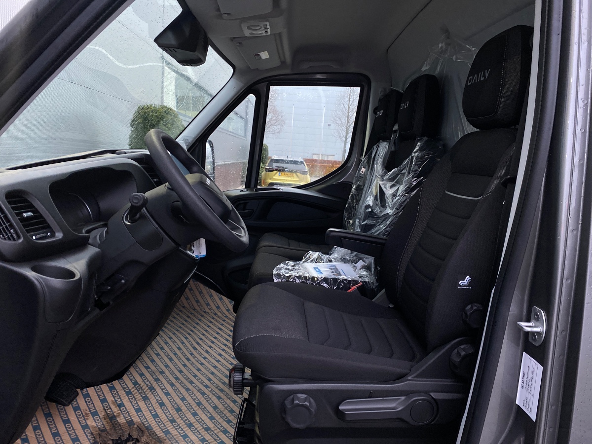 Iveco Daily NW MODEL | 40C18 3.0 Automaat Meubelbak met Laadklep Automaat