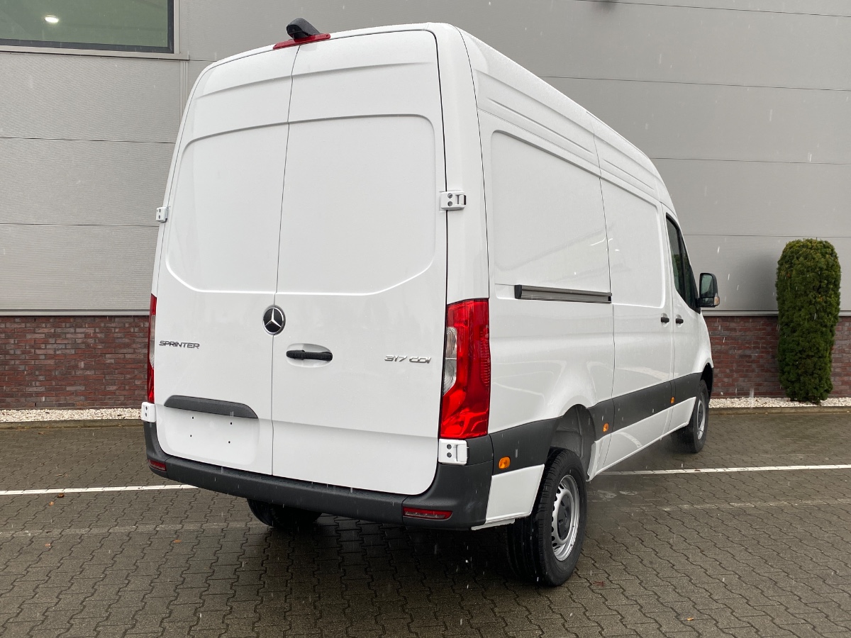 Mercedes-Benz Sprinter FACELIFT | 317 CDI L2H2 9G-AUT | MBUX CAM CRUISE | Verzwaard onderstel (CB8)