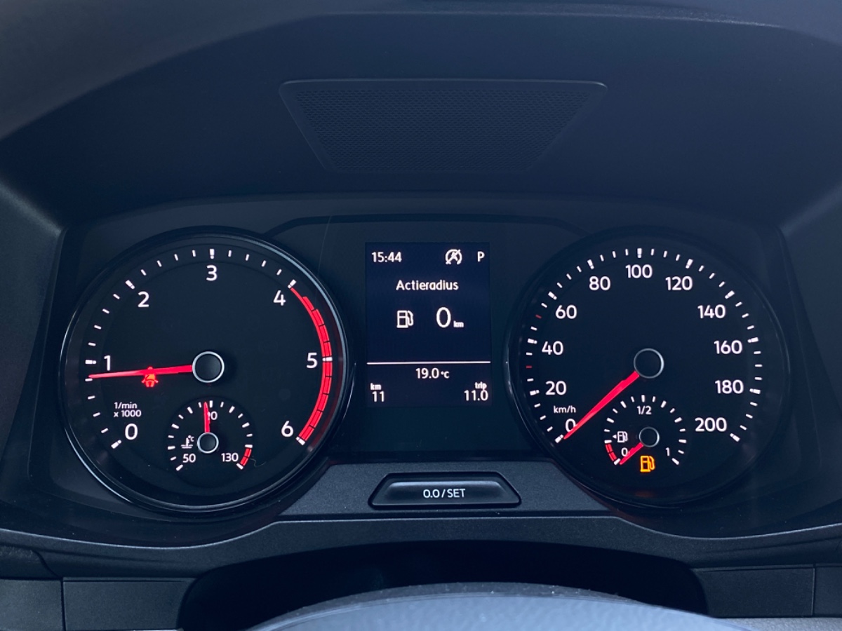 Volkswagen Crafter 35 2.0 TDI 177PK DSG L4H3 Highline FWD | Allseasons | Trekhaak + assist | Verzwaarde vooras | Bijrijdersbank met opbergvak | NWPRIJS 50.000 EX