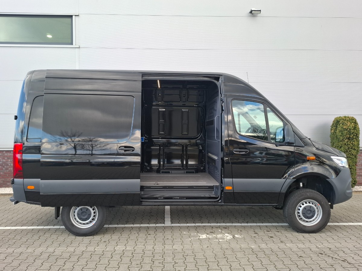 Mercedes-Benz Sprinter 319 L2H2 4×4