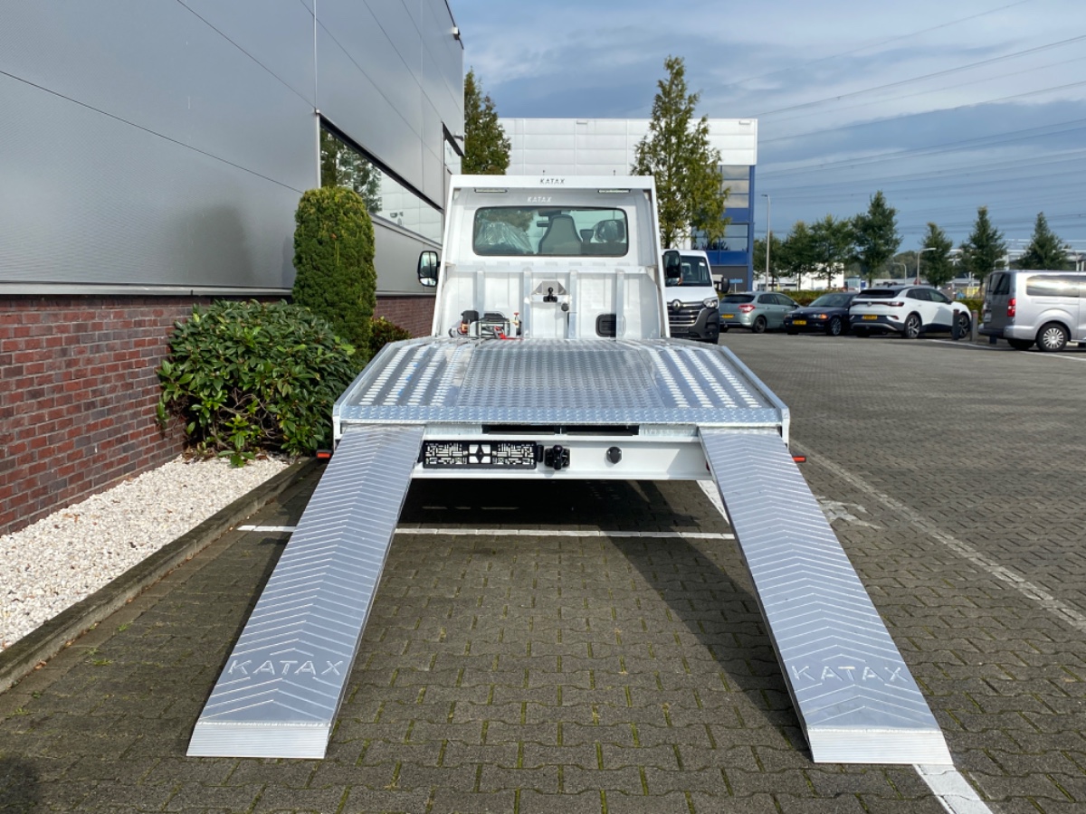 Renault Master 165PK Oprijwagen Katax met Flyover