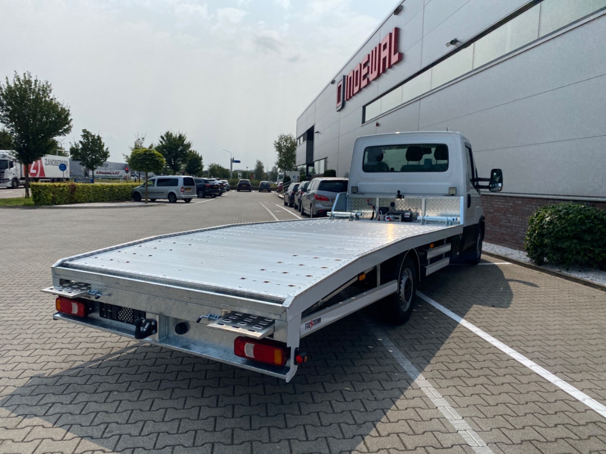 Iveco Daily 35S18 3.0L 180PK AUT | OPRIJWAGEN | LED NAVI THK Adaptive CC ECC | 3.5t trekgw. | Faustmann opbouw