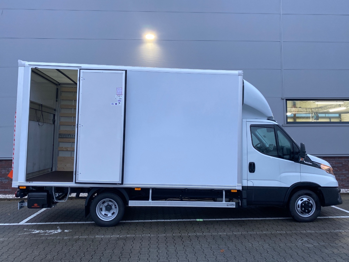 Iveco Daily NW MODEL | 40C18 3.0 Automaat Meubelbak met Laadklep Automaat