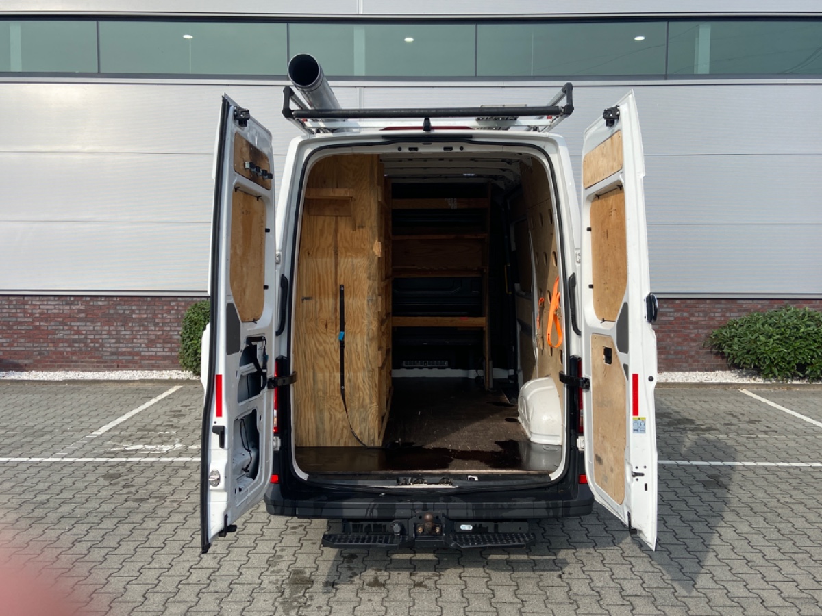 Volkswagen Crafter 35 2.0 TDI L3H3 177PK Highline Automaat | Trekhaak Camera