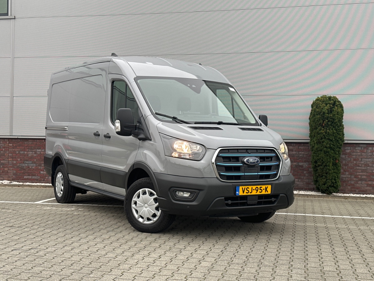 Ford E-Transit 350 L2H2 RWD Trend 68 kWh | Adaptive CC | Stoelvw. | Navi | Camera | Omvormer | Laadruimte Pakket