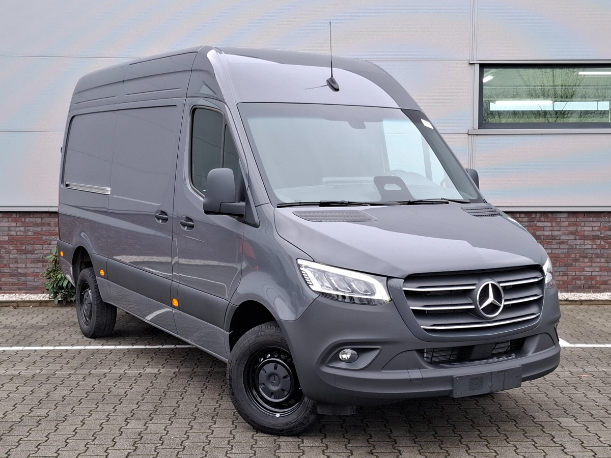 Mercedes-Benz Sprinter PRO 317 CDI RWD L2H2 AUT | LED | CAM | 93 ltr tank | Trekhaak | MBUX & Smartphone Pack | Graphite Grey