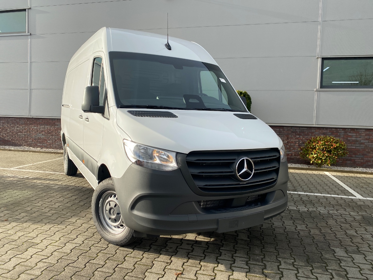 Mercedes-Benz Sprinter FACELIFT | 317 CDI L2H2 9G-AUT | MBUX CAM CRUISE | Verzwaard onderstel (CB8)