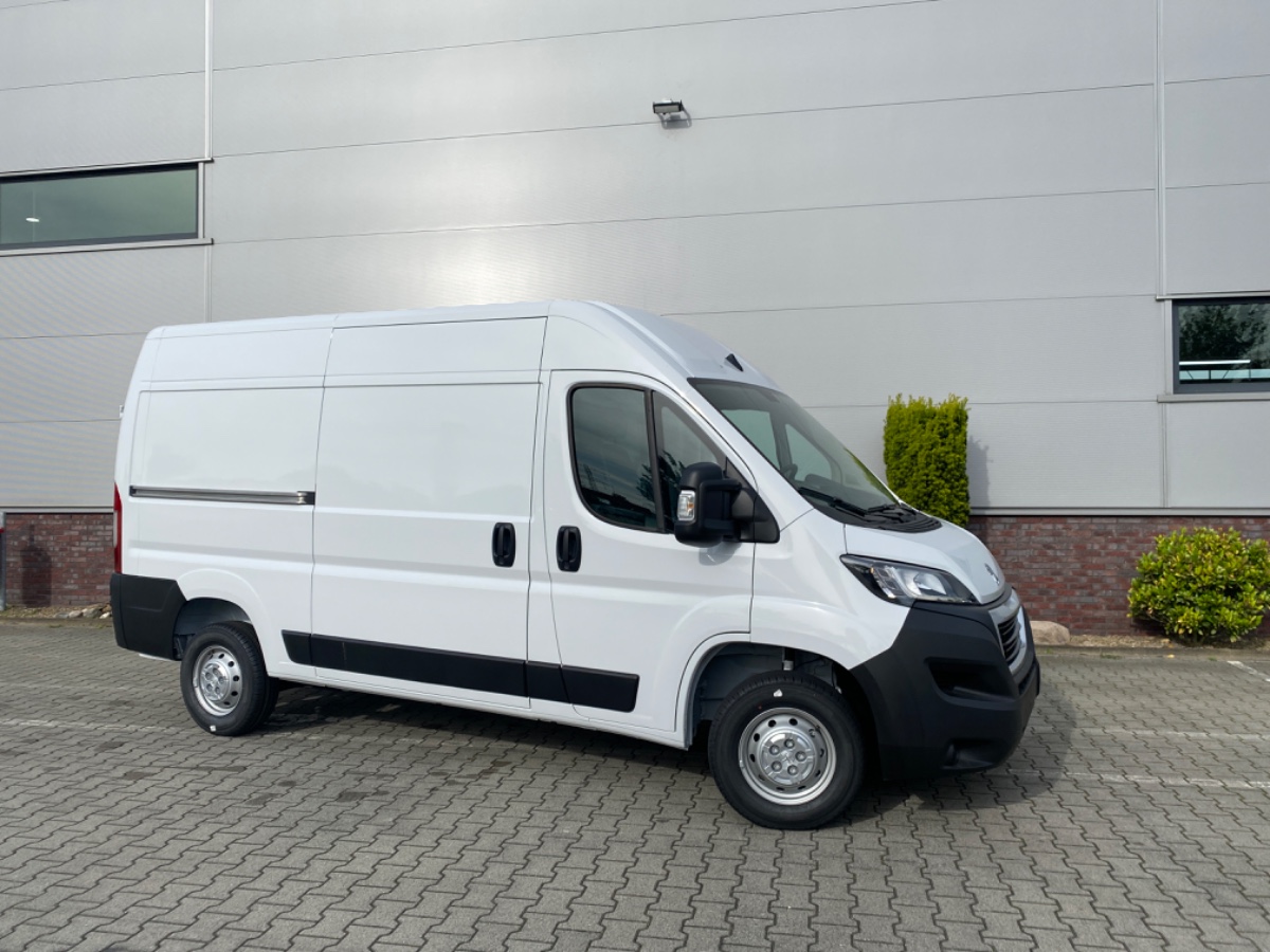 Peugeot Boxer Van 33 L2H2 BlueHDi 140