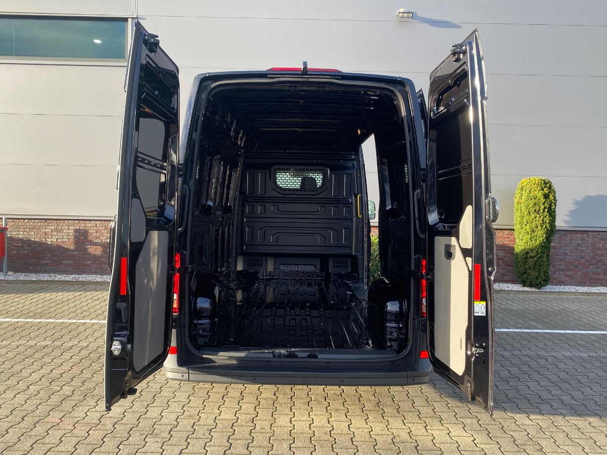 Volkswagen Crafter 35 L3H3 177PK AUT | LED NAV CAM | ErgoComf. | Trekhaakvoorber. | Mistlampen