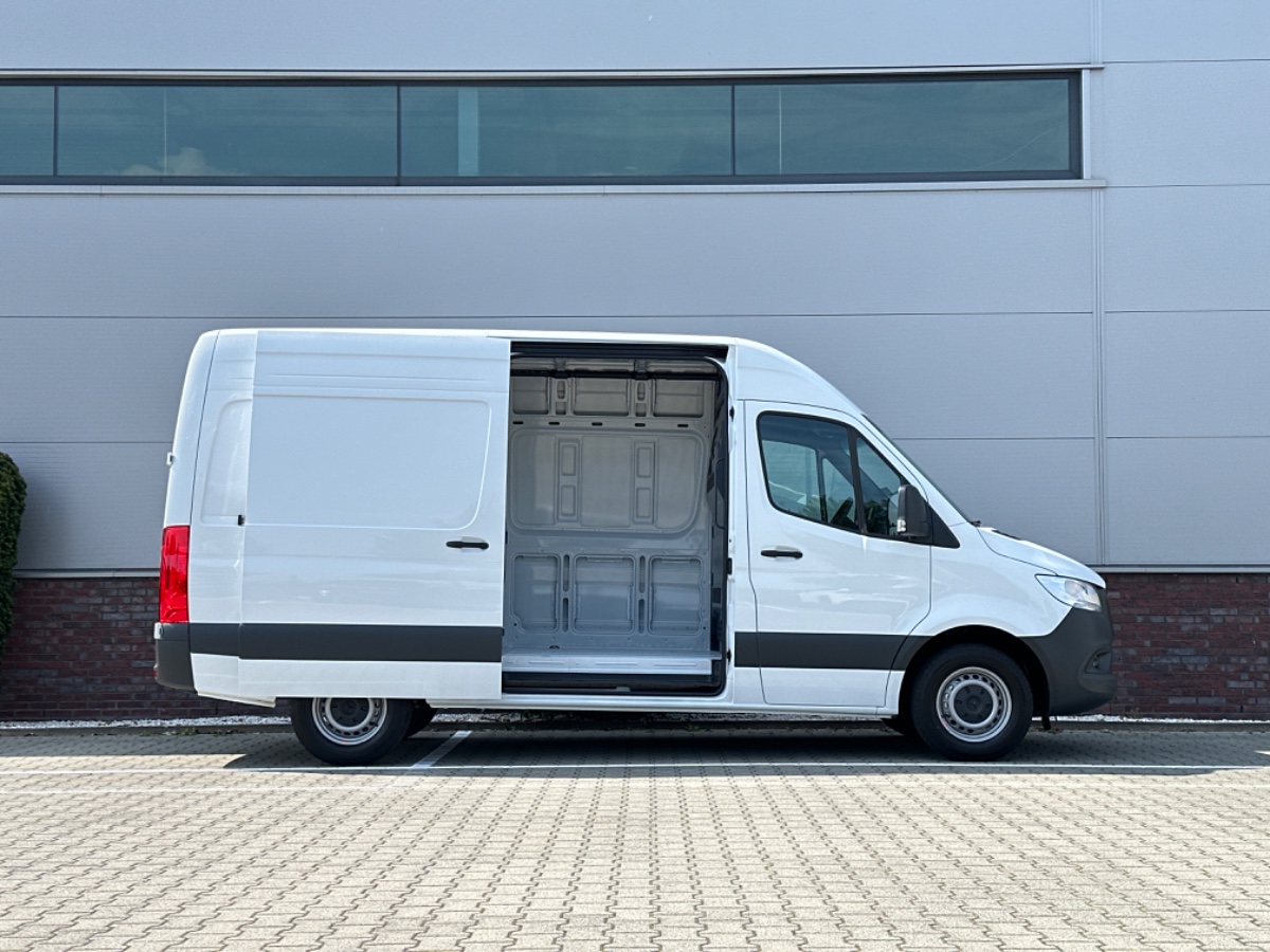 Mercedes-Benz Sprinter 317 CDI L2H2 RWD | MBUX CAM COMFST.