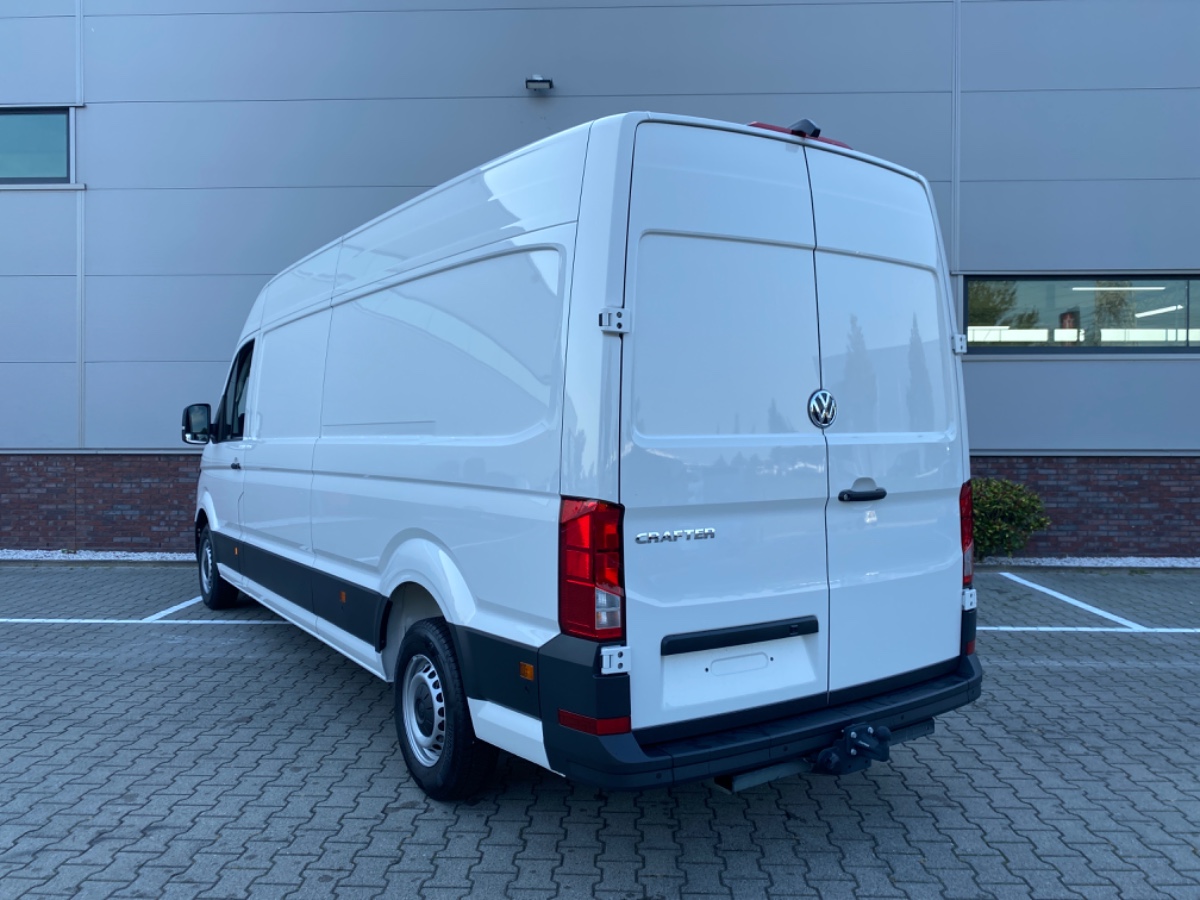 Volkswagen Crafter 35 2.0 TDI 177PK DSG L4H3 Highline FWD | Allseasons | Trekhaak + assist | Verzwaarde vooras | Bijrijdersbank met opbergvak | NWPRIJS 50.000 EX | 8x op voorraad