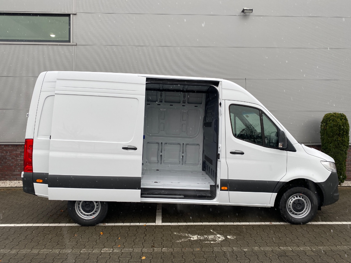 Mercedes-Benz Sprinter FACELIFT | 317 CDI L2H2 9G-AUT | MBUX CAM CRUISE | Verzwaard onderstel (CB8)