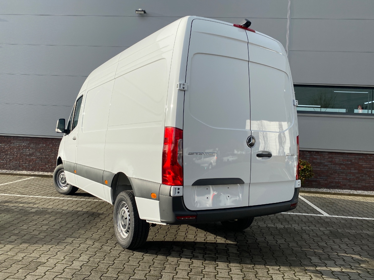 Mercedes-Benz Sprinter FACELIFT | 317 CDI L2H2 9G-AUT | MBUX CAM CRUISE | Verzwaard onderstel (CB8)