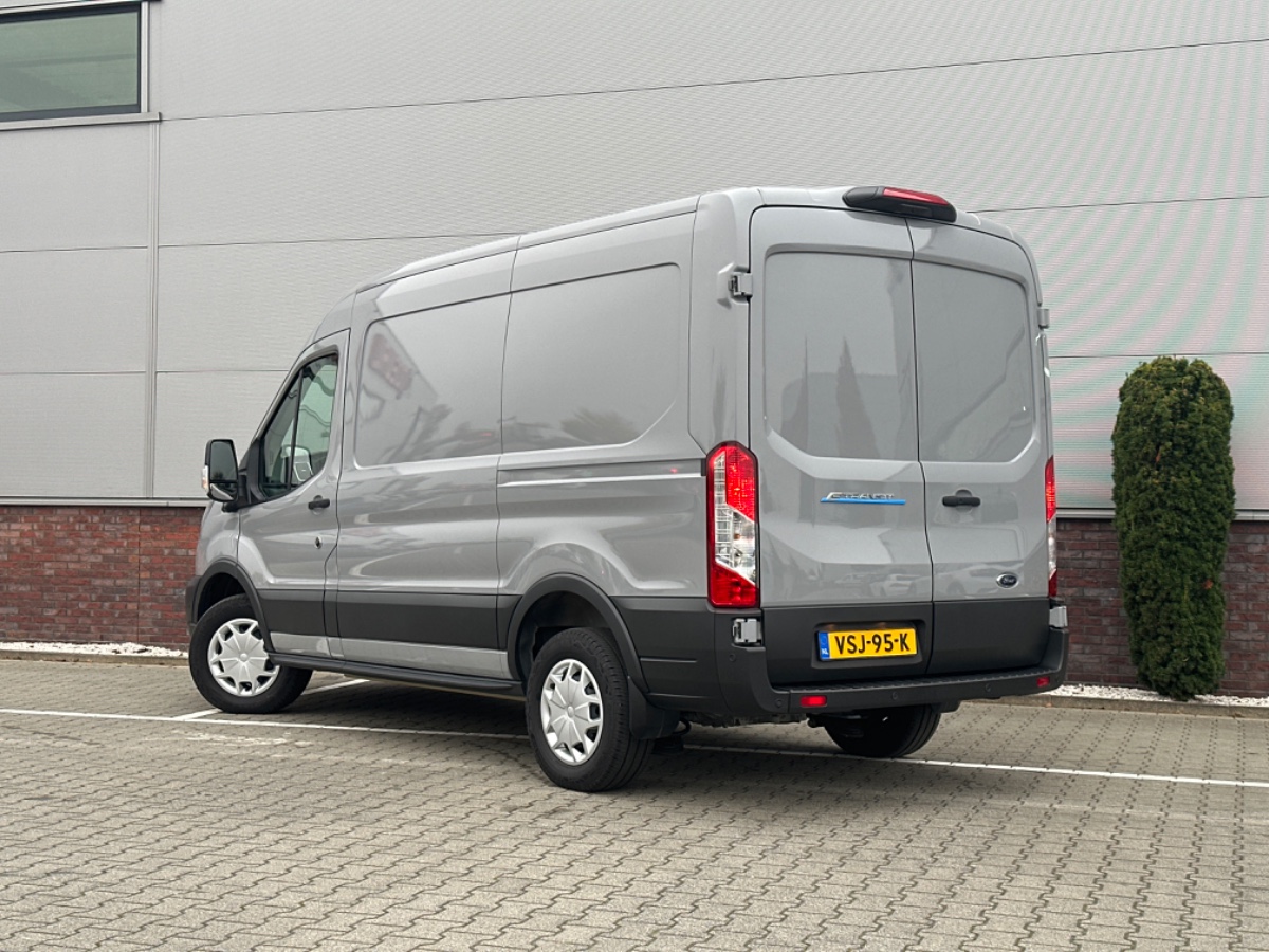 Ford E-Transit 350 L2H2 RWD Trend 68 kWh | Adaptive CC | Stoelvw. | Navi | Camera | Omvormer | Laadruimte Pakket