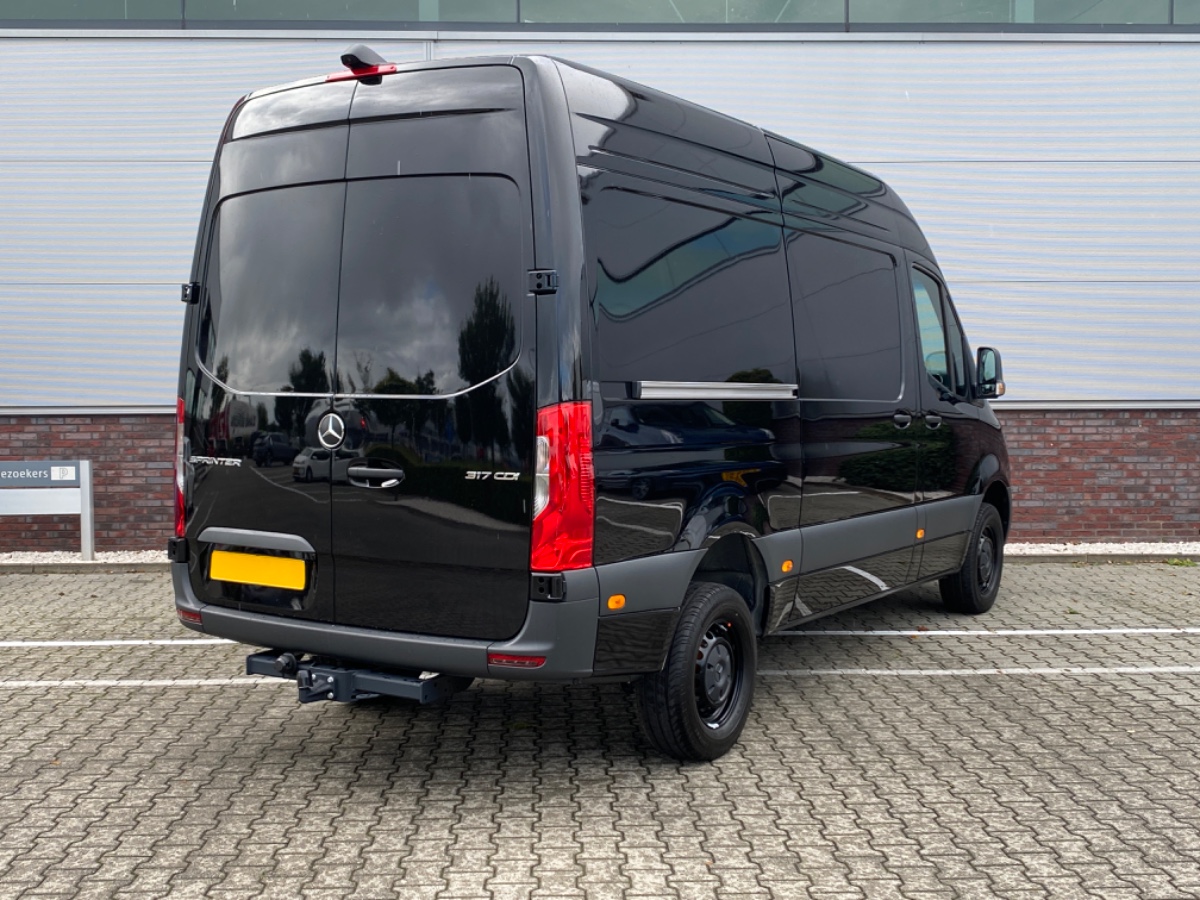 Mercedes-Benz Sprinter PRO 317 CDI L2H2 RWD AUT | NW MODEL | THK 3.5t | Obsidian Black