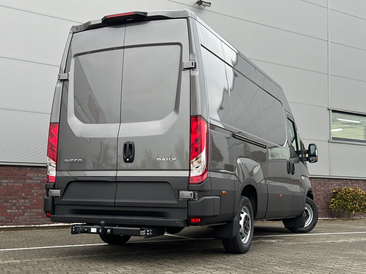 Iveco Daily 35S18HA8 V L2H2 | 3.0 180PK | Grey met.