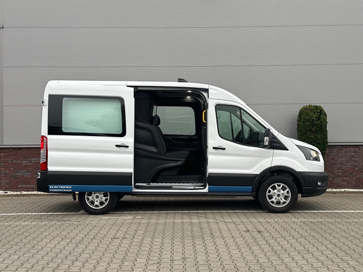 Ford E-Transit 350 L2H2 Dubb. cab. RWD Trend 68 kWh | Stoelvw. | Navi | Camera