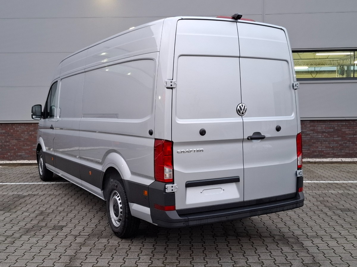 Volkswagen Crafter 35 2.0 TDI 140PK L4H3 Highline | LED | Climatronic | Leder stuur verwarm. | Comfortstoel | Stoelverw. | Trekhaakvoorb.| Reflex Silver