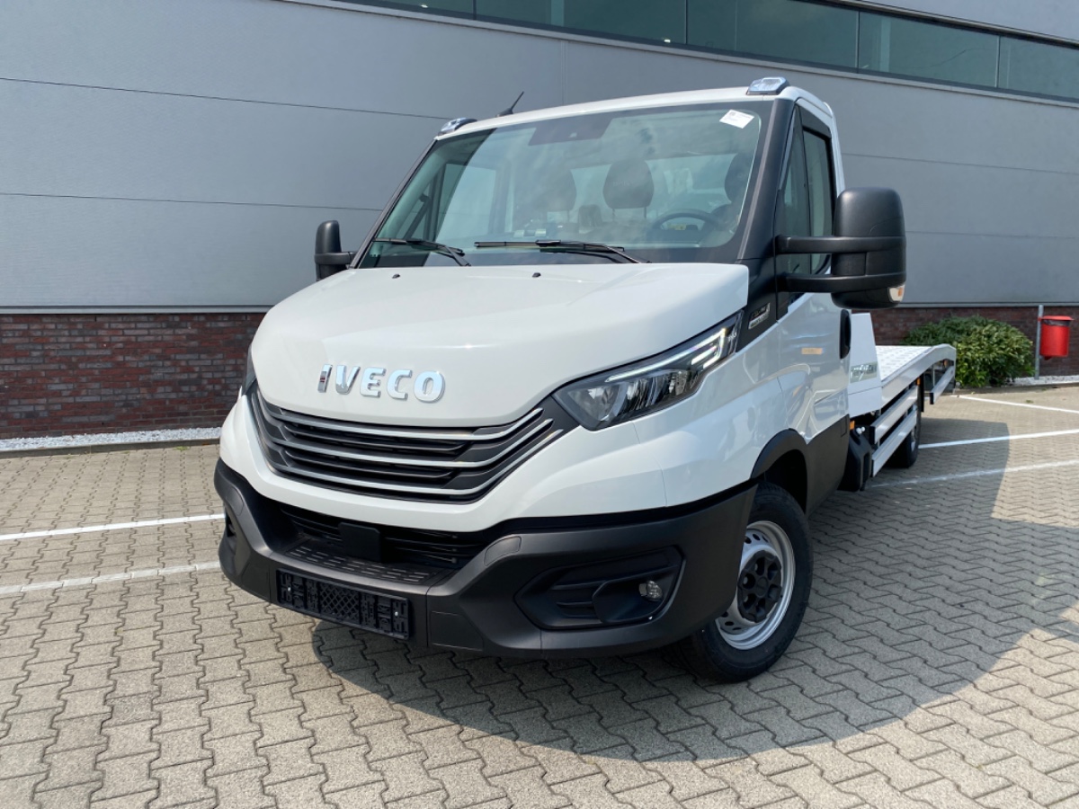 Iveco Daily 35S18 3.0L 180PK AUT | Oprijwagen | Geveerde stoel | 3,5t trekgw. | Adaptive CC | LED NAV ECC Adaptive CC | Faustmann opbouw