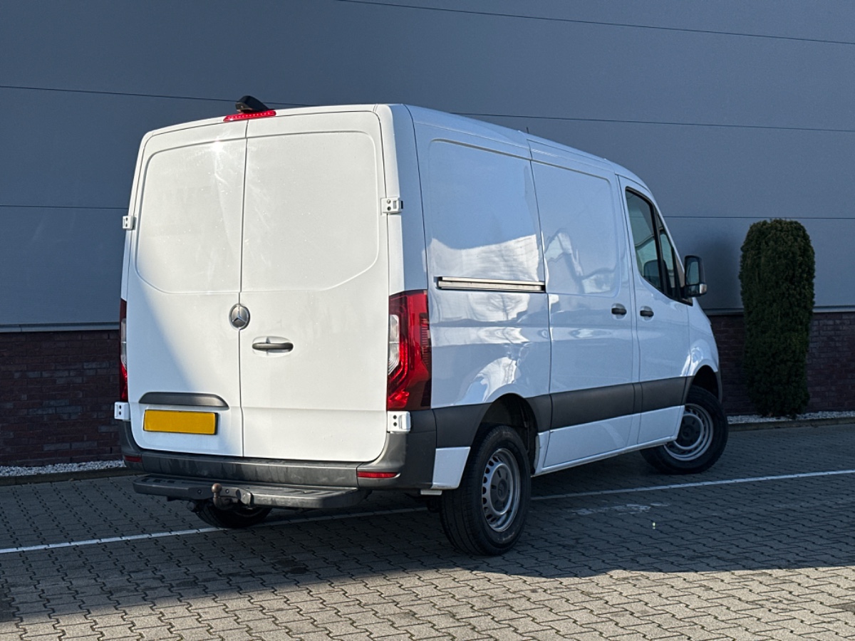 Mercedes-Benz Sprinter 316CDI L1H1 AUT | LED | Camera | Comfortstoel | Trekhaak | Adaptive Cruise | MBUX Groot