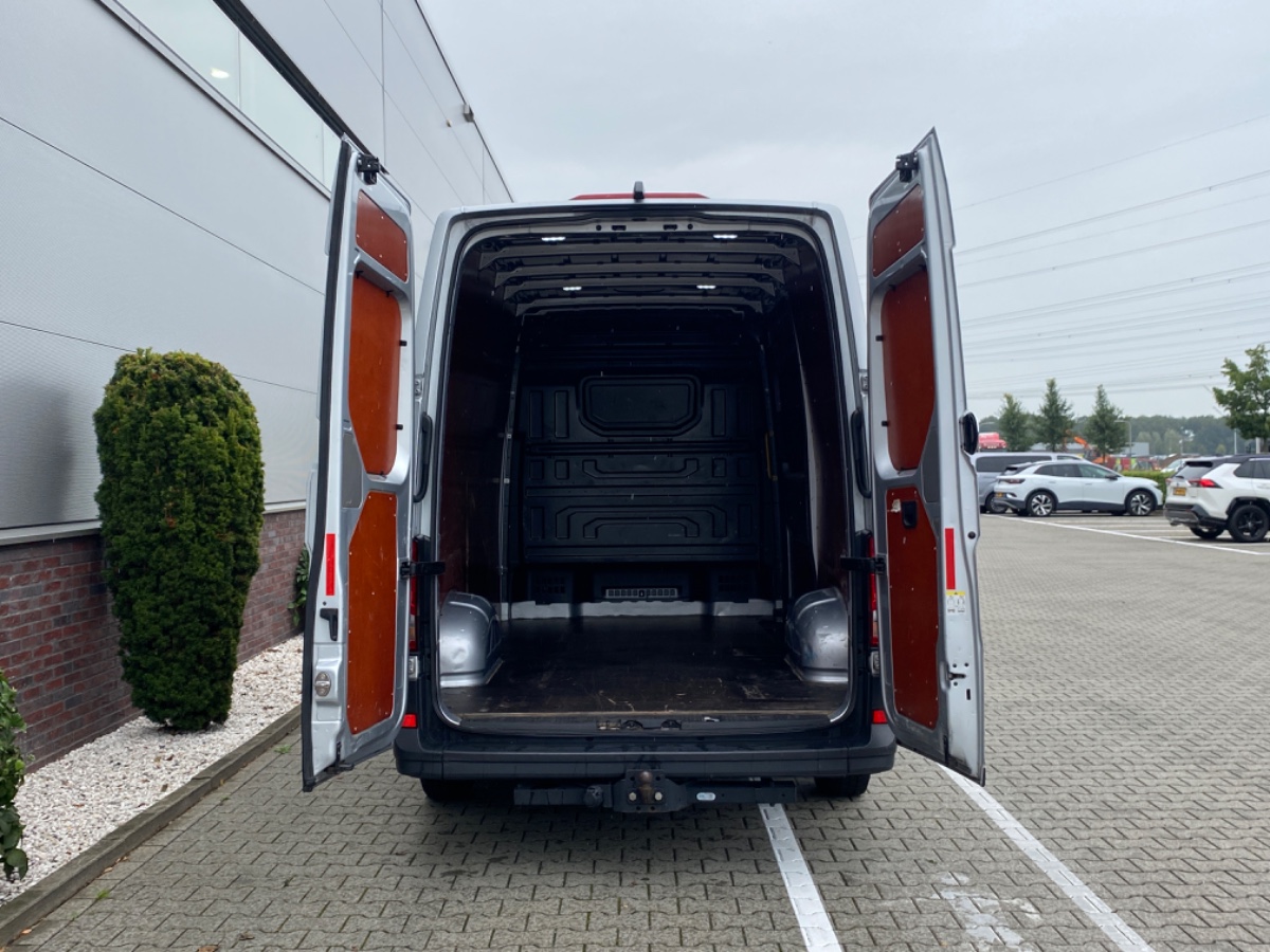 Volkswagen Crafter 35 2.0 TDI L3H3 Highline